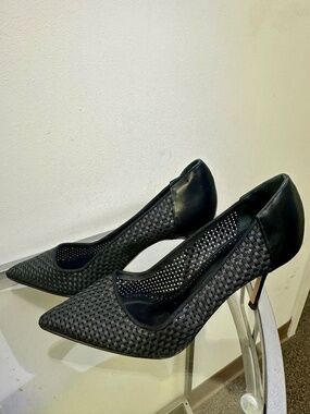 Manolo Blahnik black woven perforated leather heels size 10 #designer #luxury